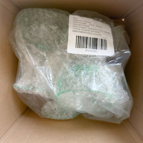 Brand New Anthropologie Mint Green Lucia Acrylic Coupe Glasses, Set of 4, NWT - Picture 3 of 3